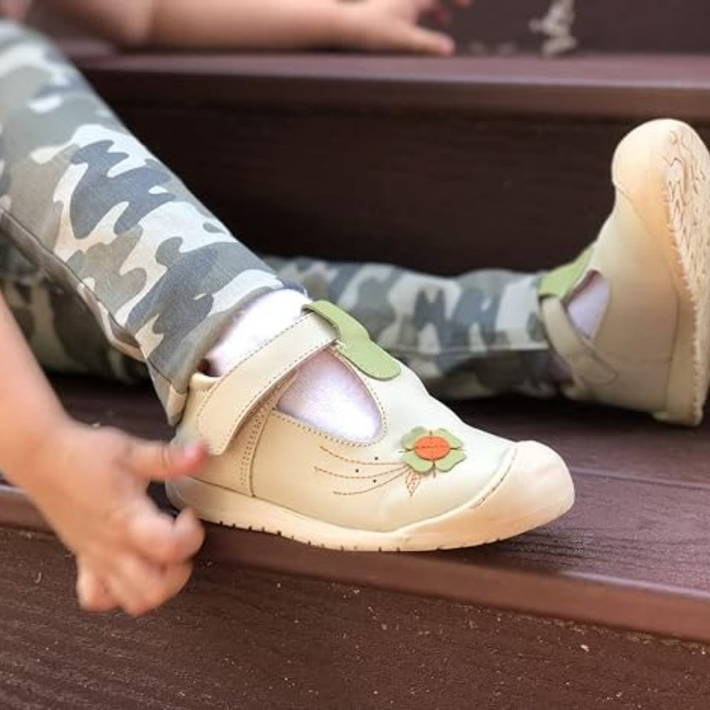 Wobbly Waddlers Urban Logan Toddler Girls Flats with Ankle Arch Support 8 NEW